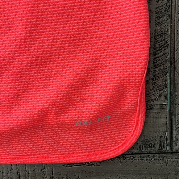 Nike reflective dri fit running shirt - Picture 7 of 7